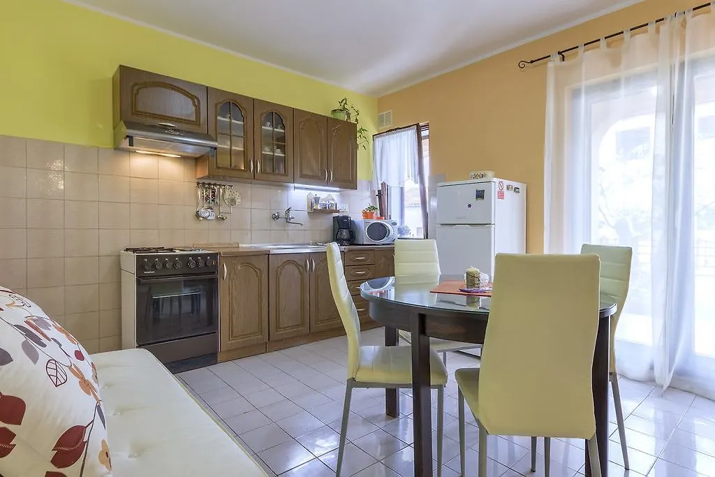 Apartments Monte Grande Pula 0*,