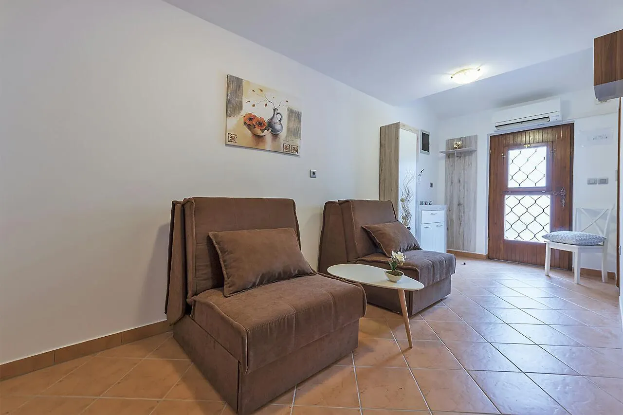 Apartments Monte Grande Pula 0*,