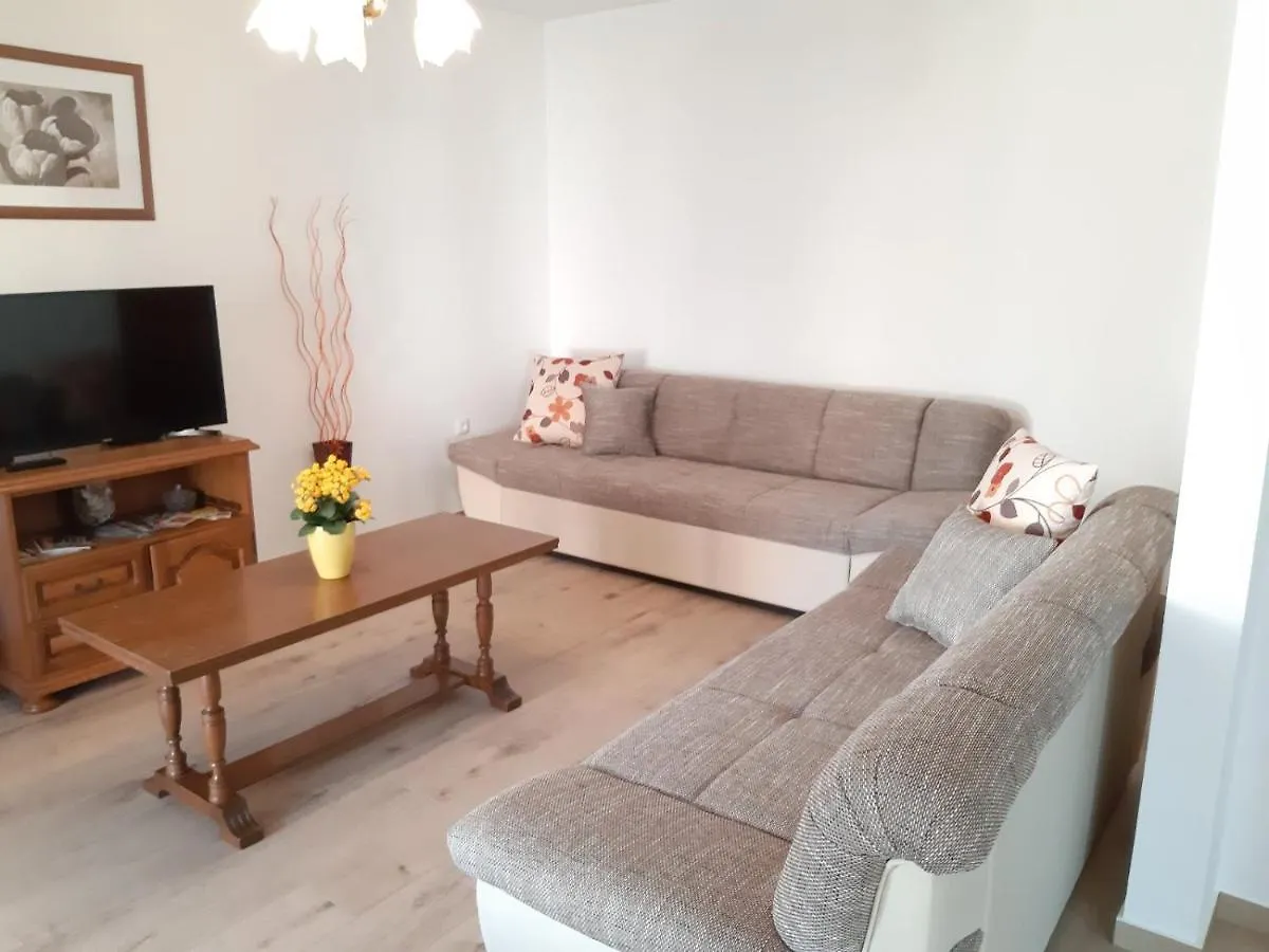 Apartments Monte Grande 풀라
