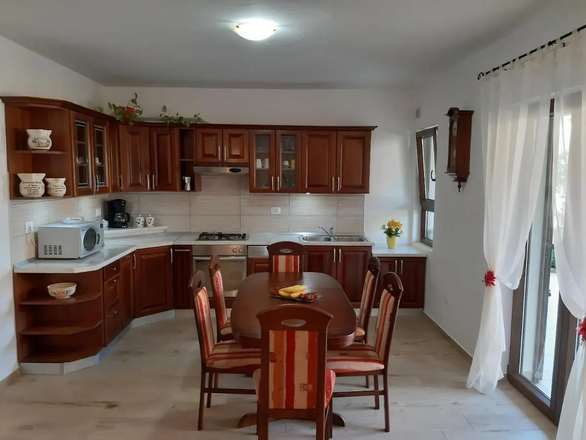 Apartments Monte Grande 풀라