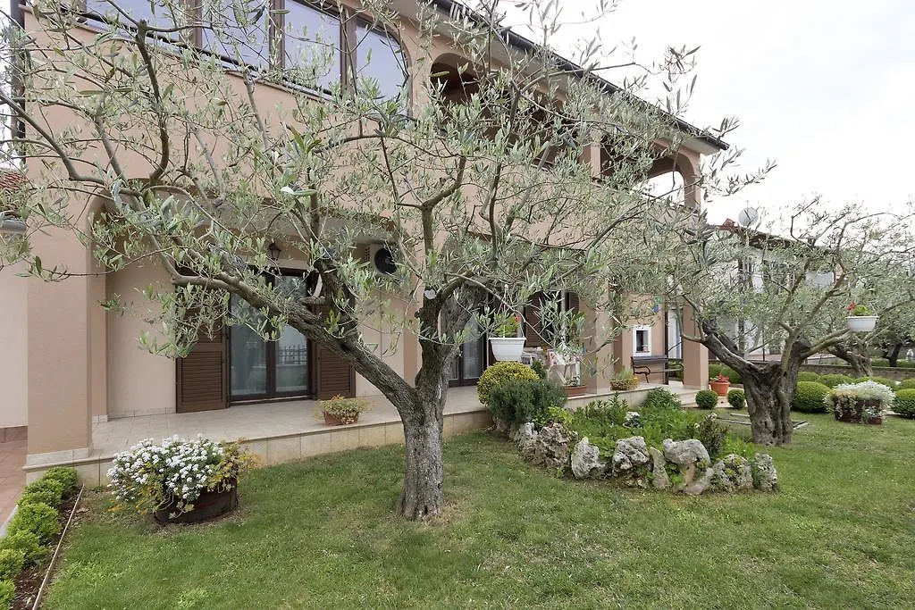 Apartments Monte Grande 풀라