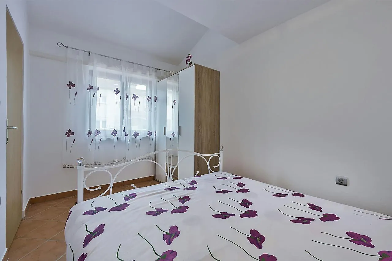 Apartments Monte Grande 풀라